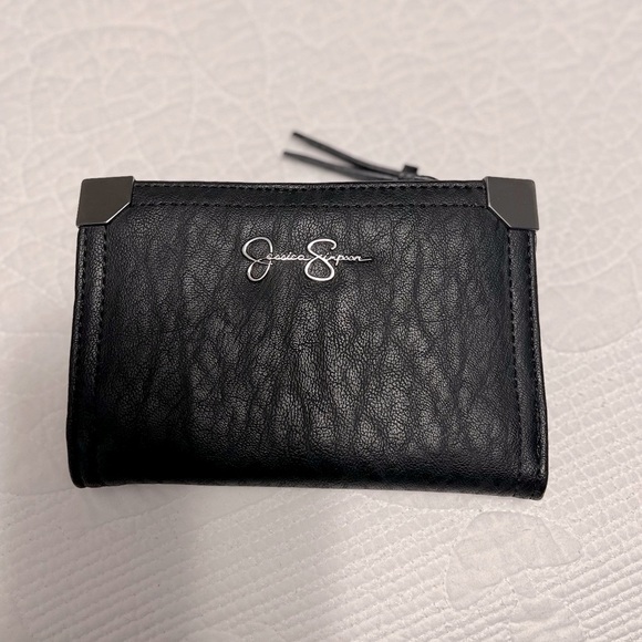 Jessica Simpson Vegan Wallet - Picture 1 of 6